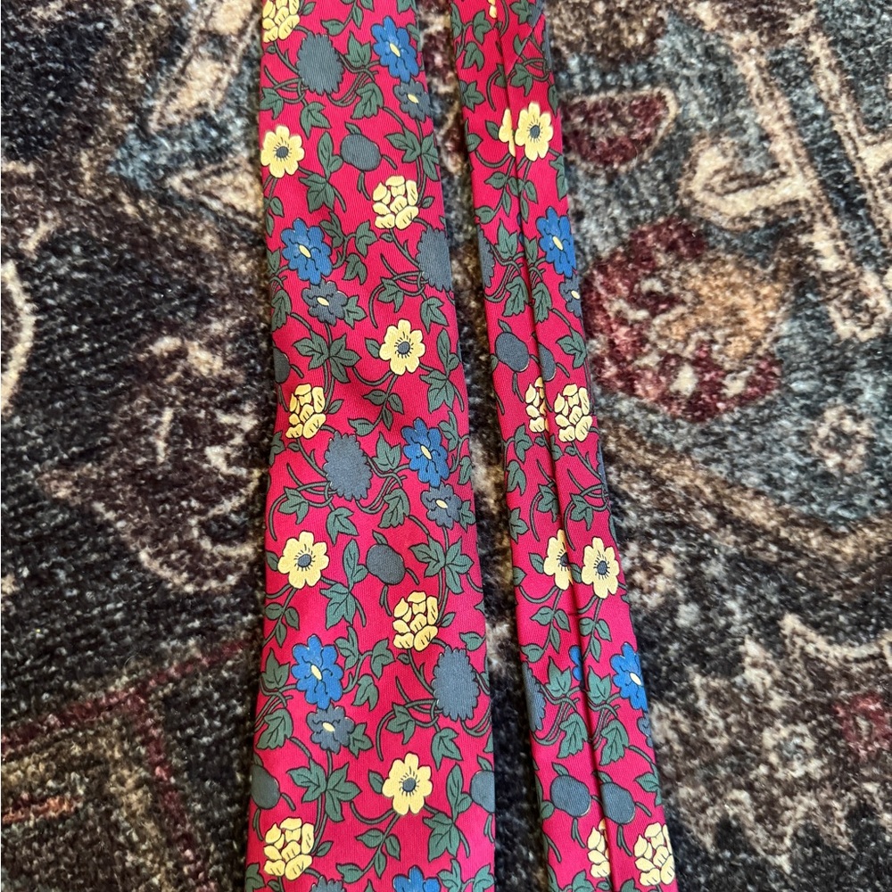 Vintage Hermes purple/red and Floral Patterned Tie (7332 EA) - Picture 4 of 10